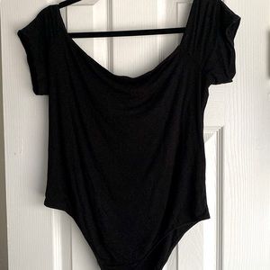 Eloquii size 14/16 black off-shoulder bodysuit only been worn once. Nice stretch